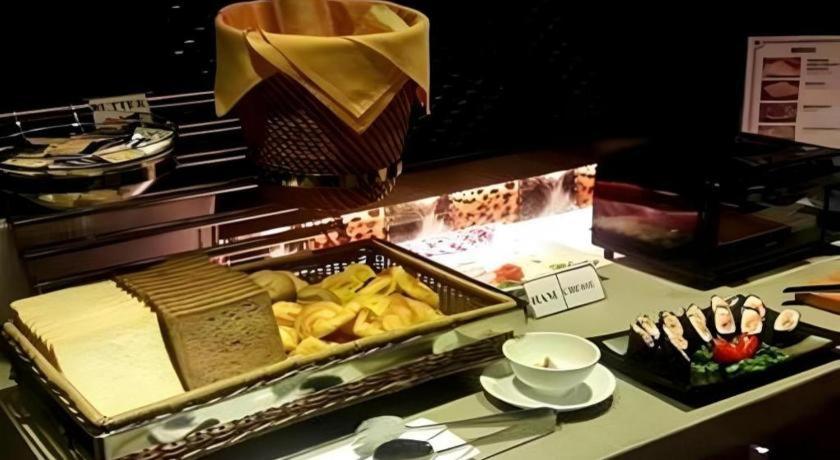 泰范龙8A白色酒店 胡志明市 外观 照片